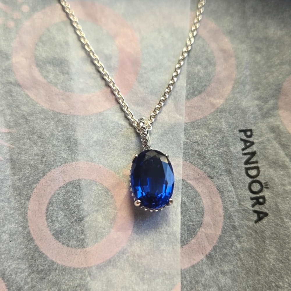 Sparkling Statement Halo Pendant Pandora Necklace